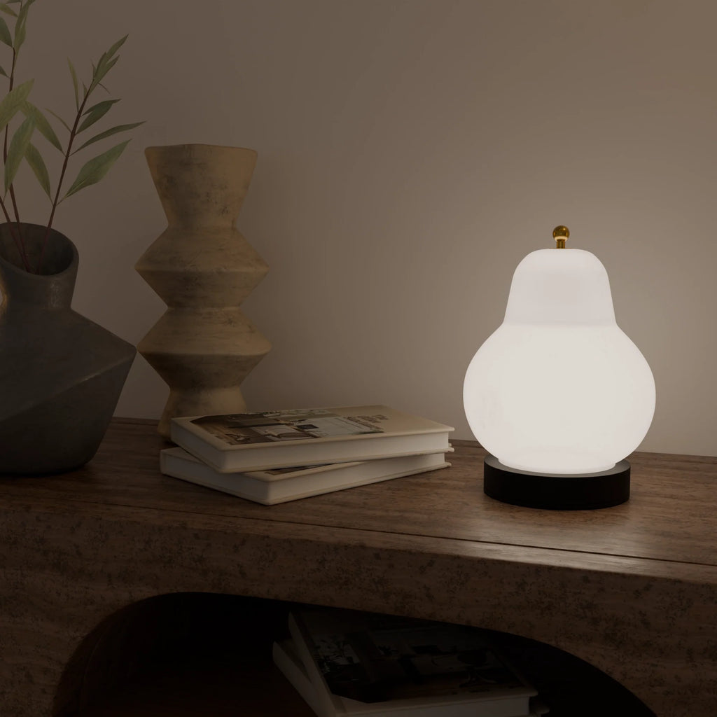 Elegant White Ceramic Pera Table Lamp for Modern Living Room Decor