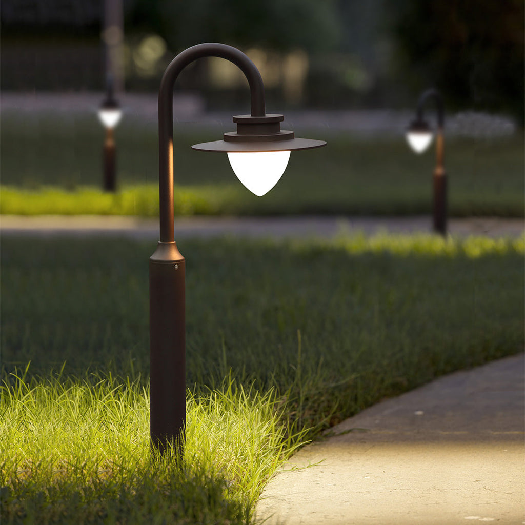 Sleek Black Metal Gooseneck Garden Lights for Pathway and Outdoor Use