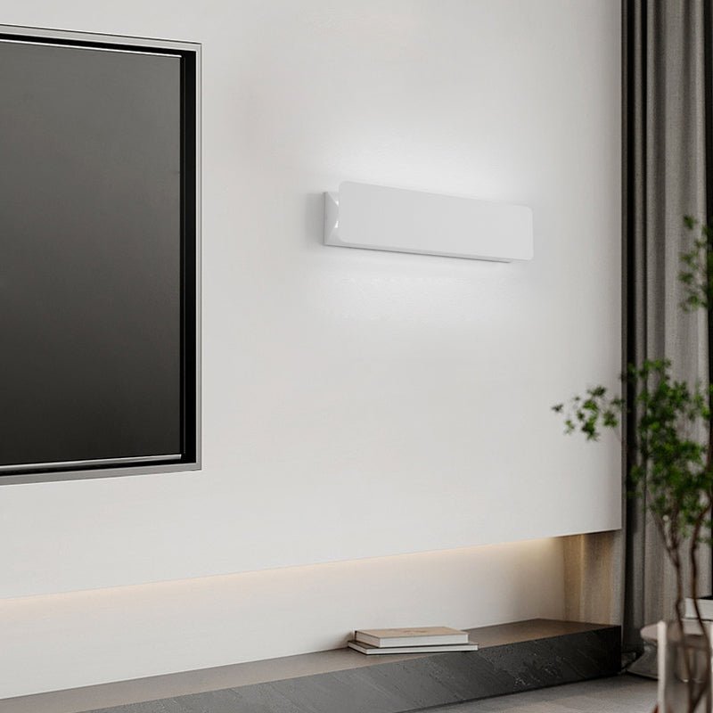 Sleek White Rectangular Metal LED Wall Light Fixture for Modern Interiors