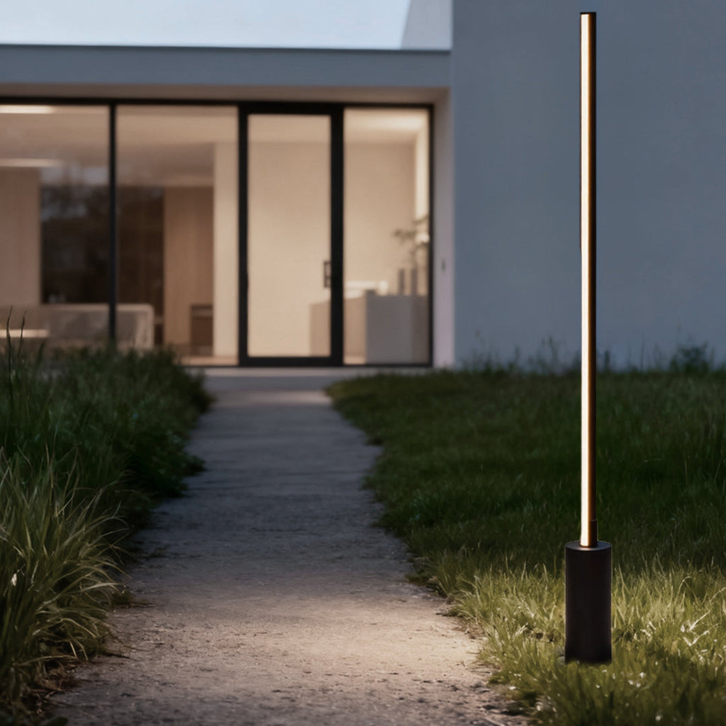 Sleek Waterproof LED Linear Outdoor Floor Lamp for Patio & Garden Lighting