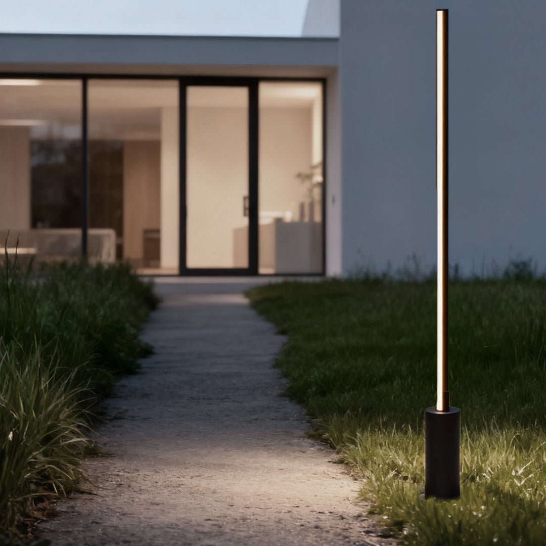Sleek Waterproof LED Linear Outdoor Floor Lamp for Patio & Garden Lighting