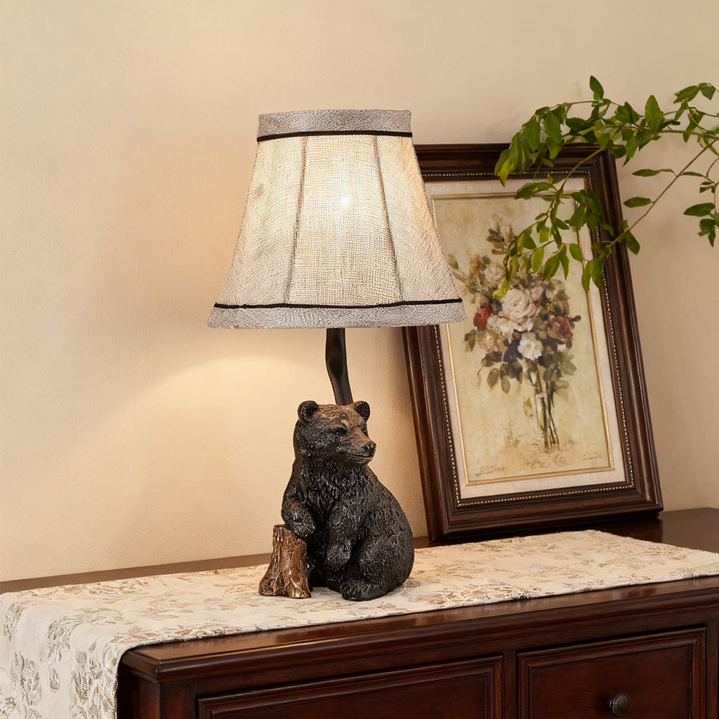 Elegant European-Style Resin Bear Table Lamp for Living Room Decor