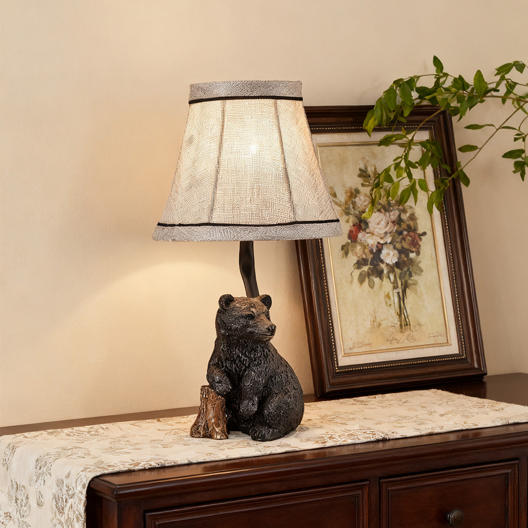 Elegant European-Style Resin Bear Table Lamp for Living Room Decor