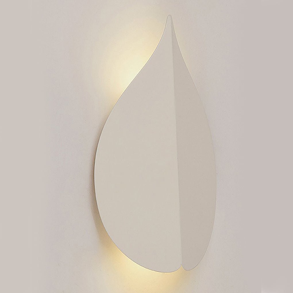 Elegant Warm White Leaf-Shaped Wall Sconces for Modern Living Spaces