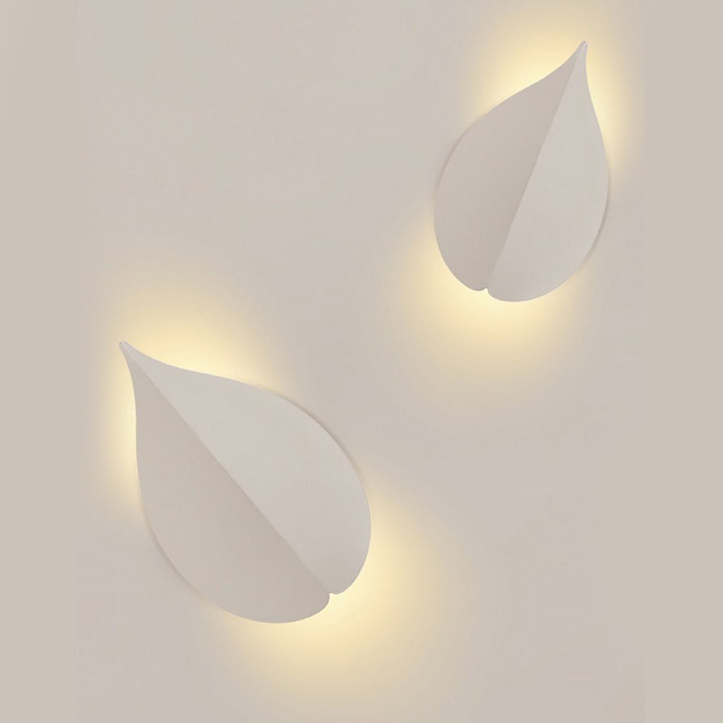 Elegant Warm White Leaf-Shaped Wall Sconces for Modern Living Spaces