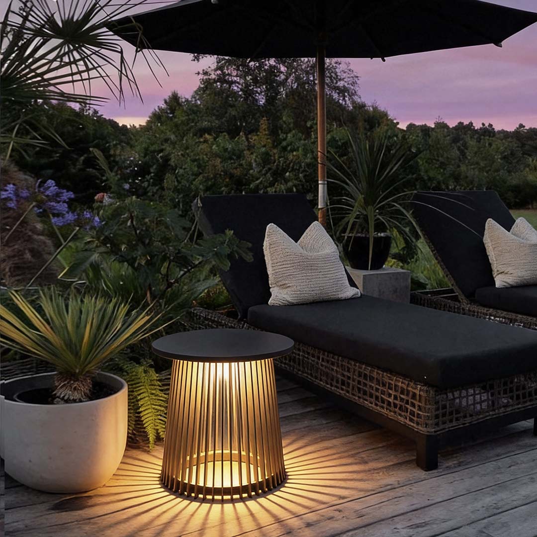 Contemporary Waterproof Iron Cage Solar Lamp for Outdoor Coffee Table