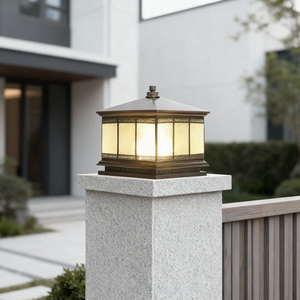 Vintage Copper Solar-Fueled Outdoor Gate Pillar Light for Fences