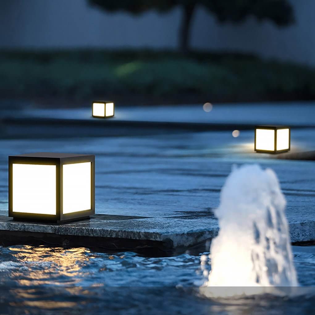 Modern Black Metal Square Pillar Outdoor LED Lighting Fixture