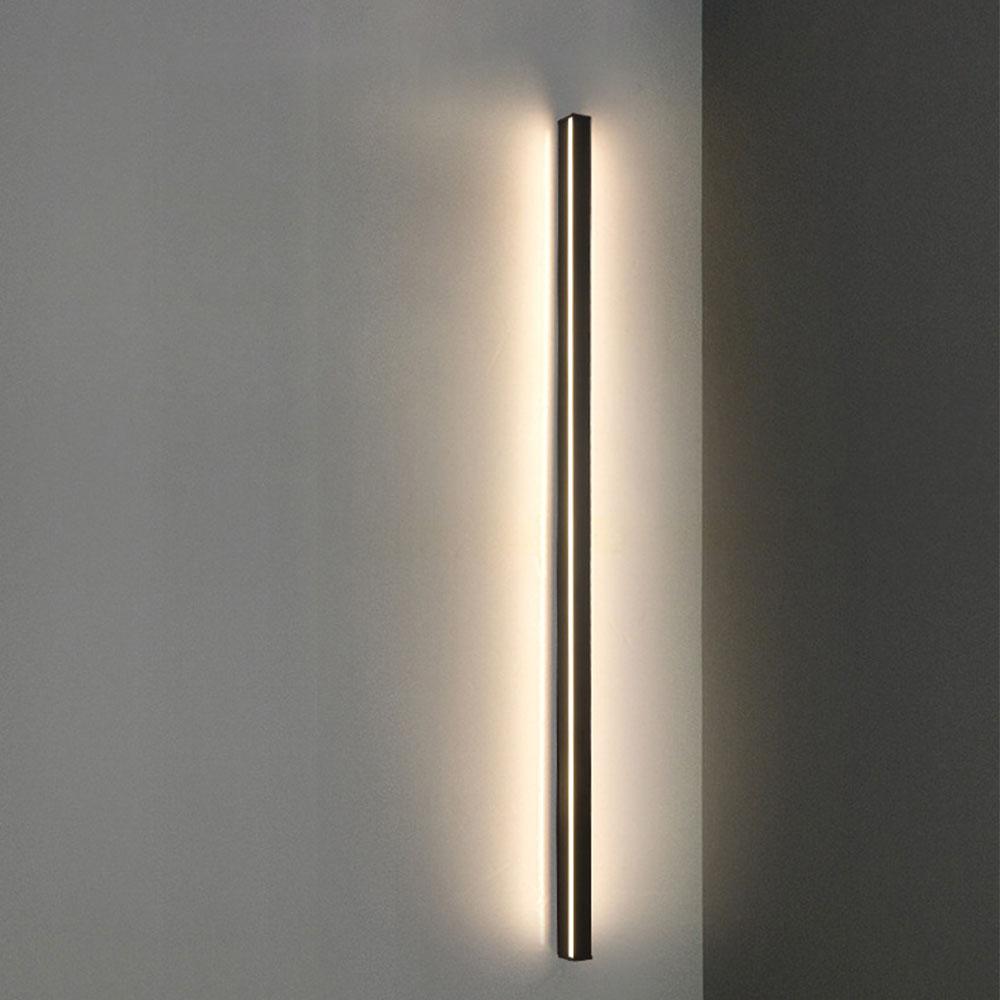 Minimalist Black LED Linear Outdoor Wall Sconce for Patio Garden Lighting