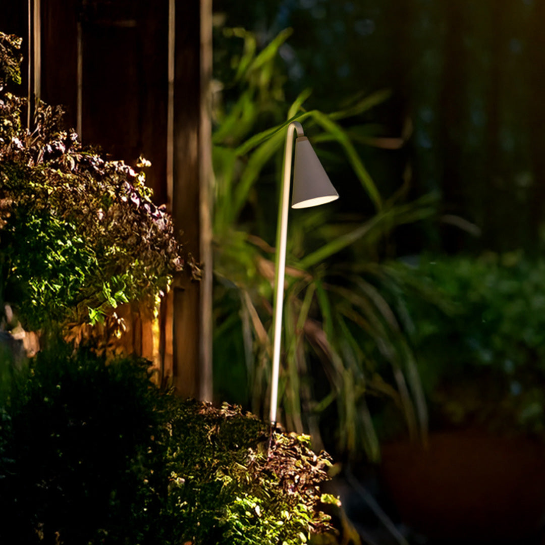 Stylish Waterproof Metal LED Pathway Lights for Outdoor Garden Lighting