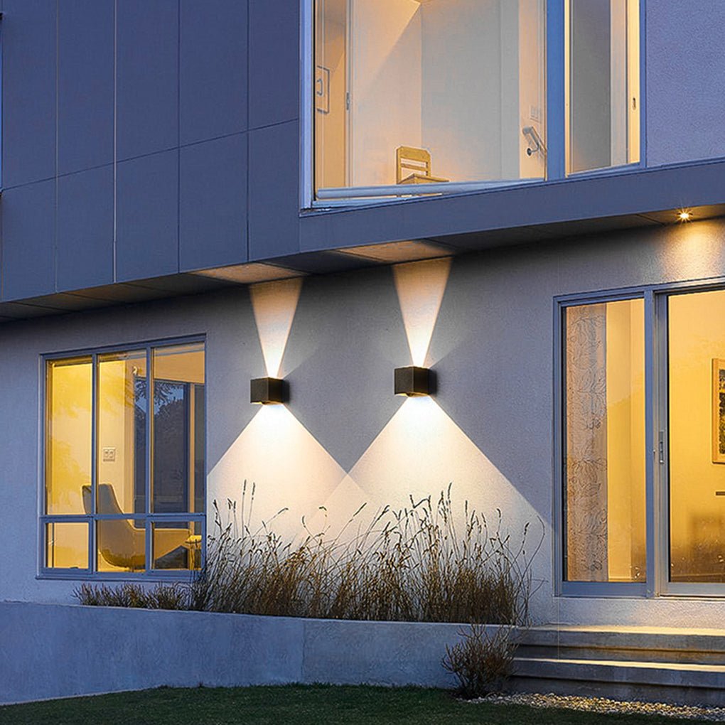 Adjustable Waterproof Outdoor Wall Light in Modern Black Aluminum Finish