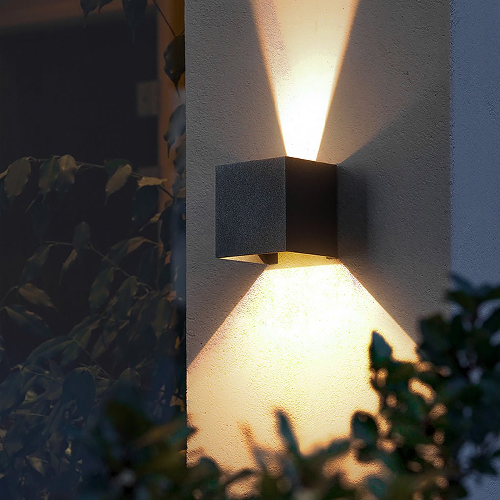 Adjustable Waterproof Outdoor Wall Light in Modern Black Aluminum Finish