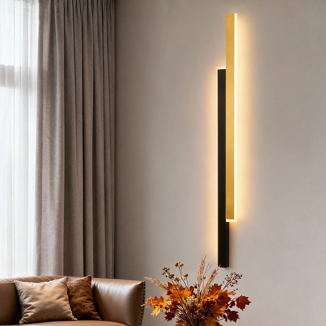 Minimalist White Dual-Strip LED Wall Sconce for Modern Interiors