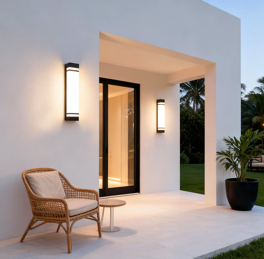 Contemporary Waterproof LED Vertical Wall Light Fixture for Outdoor Use