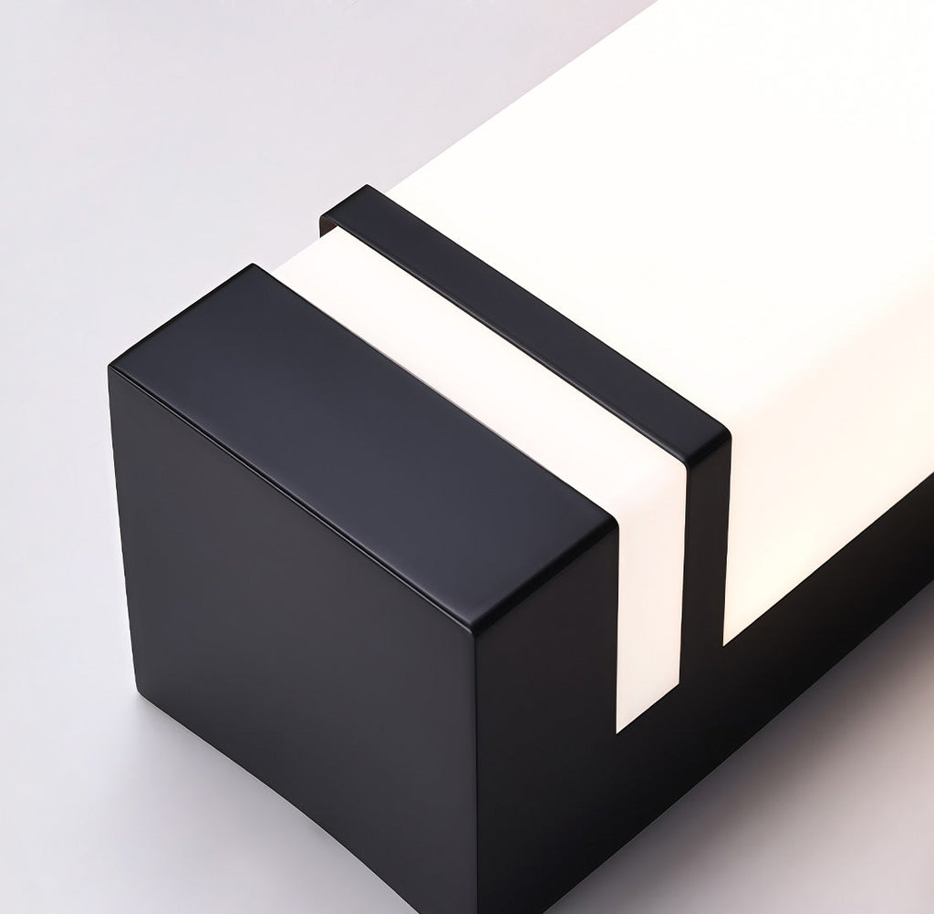 Contemporary Waterproof LED Vertical Wall Light Fixture for Outdoor Use