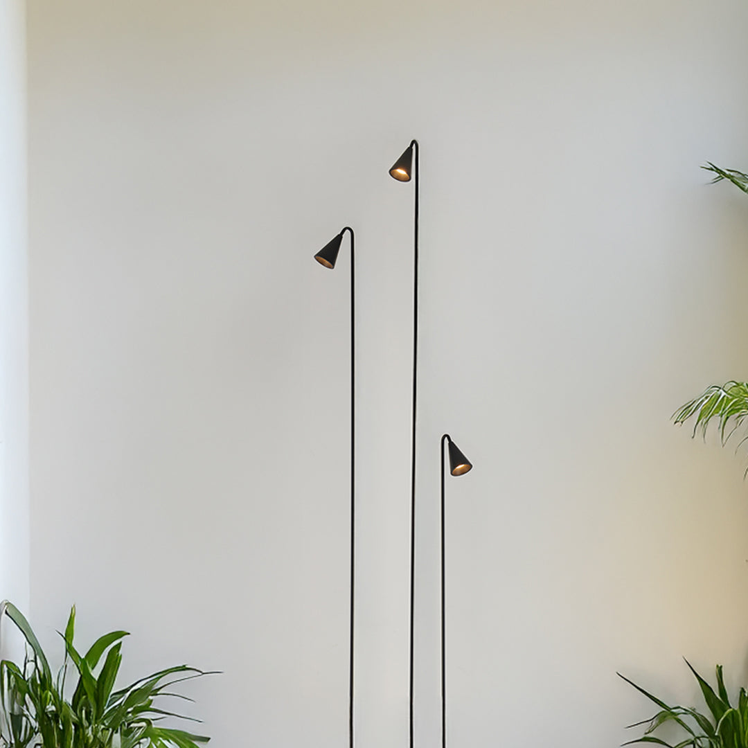 Stylish Waterproof Metal LED Pathway Lights for Outdoor Garden Lighting